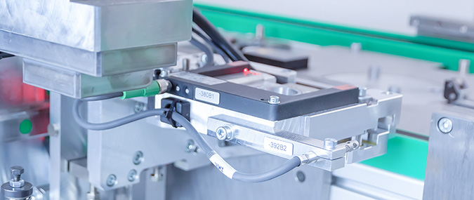 Spannstelle in einer Abgleichanlage | LSA GmbH Automation | Mess- und Prüfanlagen