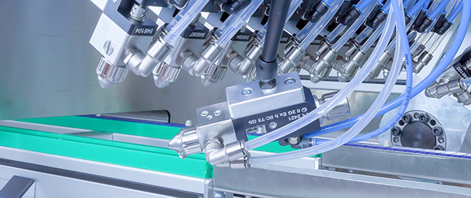 Düsenarray-Sprühsystem für Lötstopplack-Auftrag in einer Lackieranlage der LSA | Automation Sprühauftrag für Lötstopplack - Lackieranlage - LSA | Automation