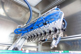 Spruehsystem-mit-Duesenarray-Technologie-Lackieranlage-LSA-GmbH-Automation